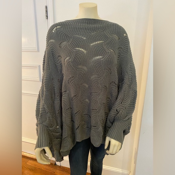 Fun and Flowy Dolman sleeve, off Shoulder Sweater - Picture 6 of 6